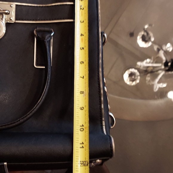 Michael Kors large bag - Picture 8 of 8